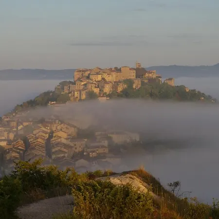 La Metairie Hotel 3*