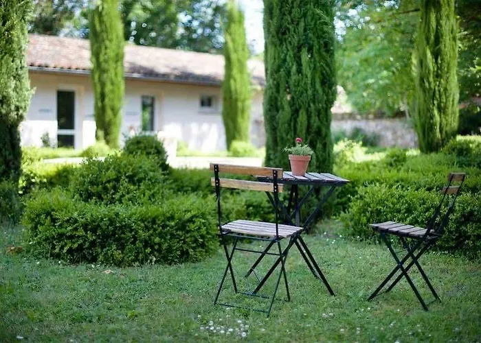 La Metairie 3* קורד-סור-סיאל